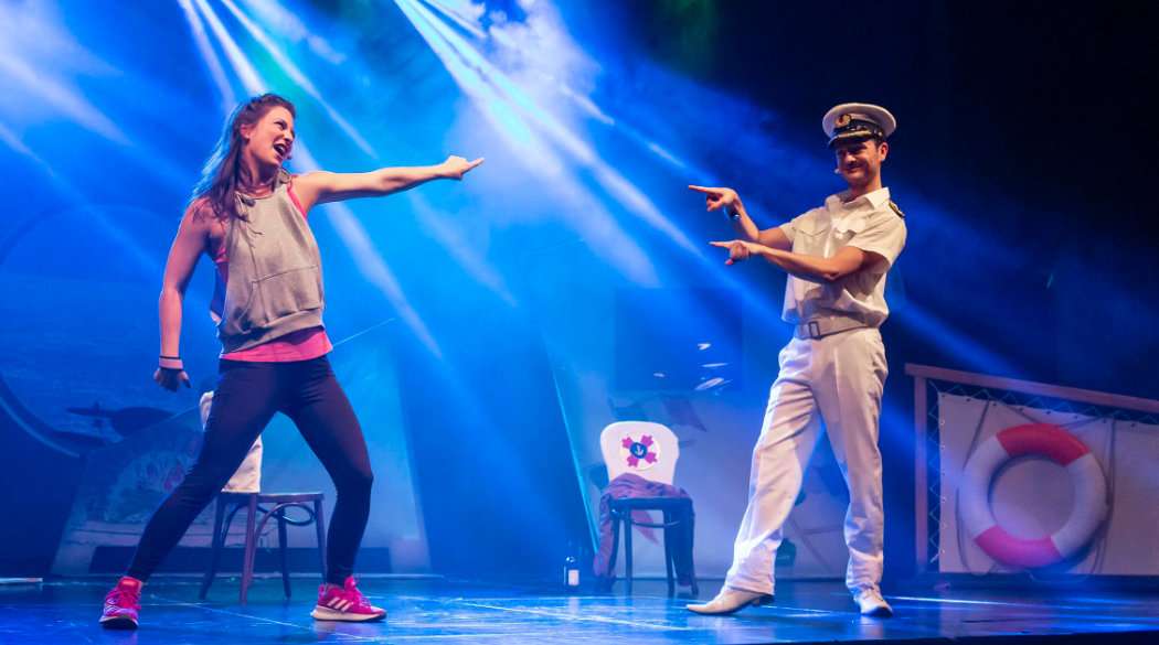 Fotos_1050x585_Azzurro-2_2_foto-landestheater-niederbayern