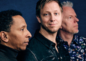 A_Fotos_330x235_JaazidBurg_Tingvall-Trio_foto-Steven-Haberland