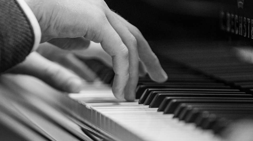 A_Fotos_1050x585_Klavierkonzert_foto-gregor-ritter_pixabay_