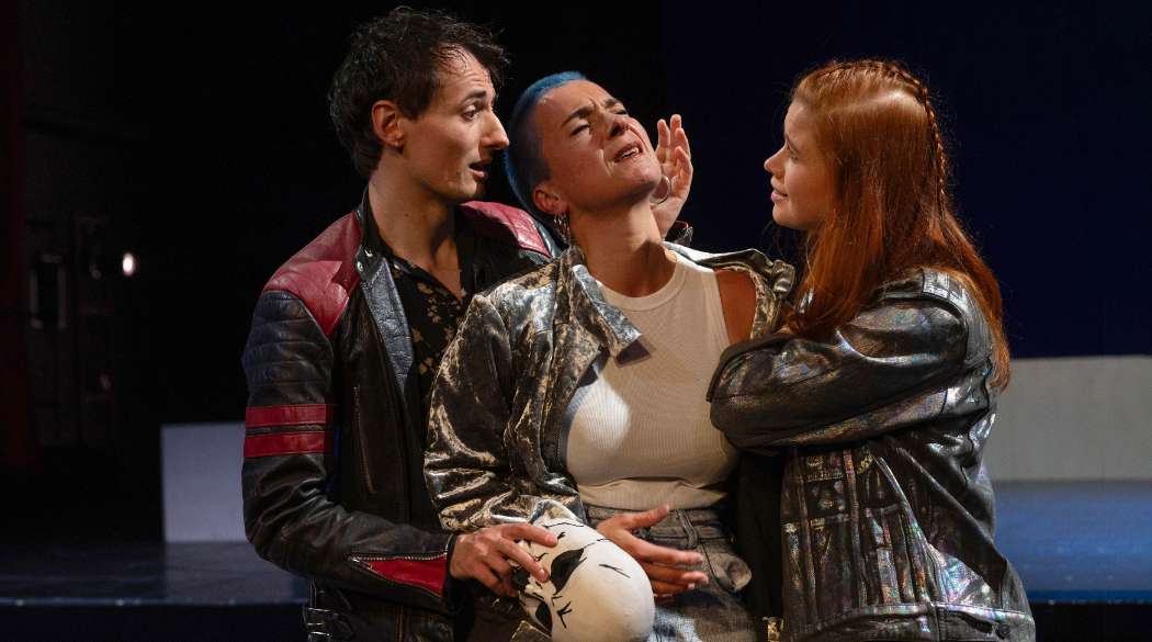 BFS26_Fotos_1050x585_Romeo-Julia_2_Foto-Marianne-Menke